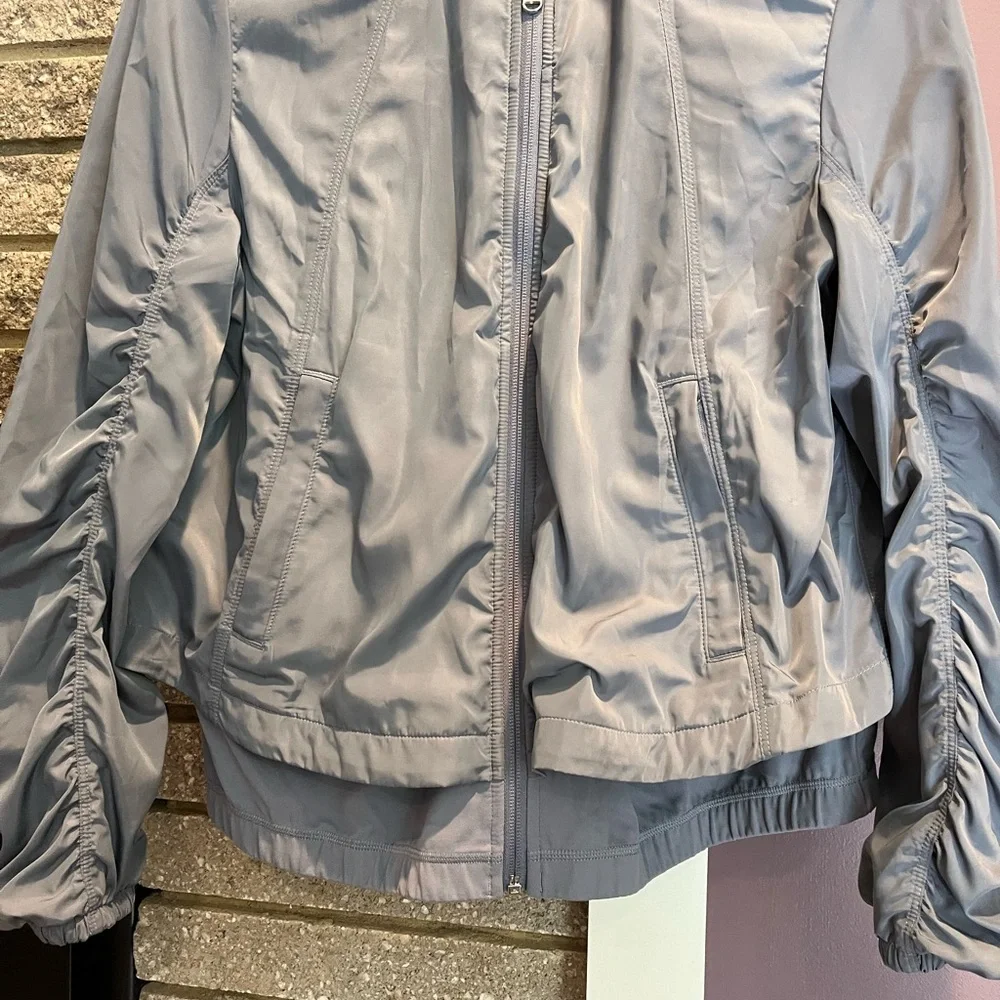 ATHLETA Wayfarer Bomber Jacket Performance Workout Gym Sporty Gray Blue … - Picture 8 of 16